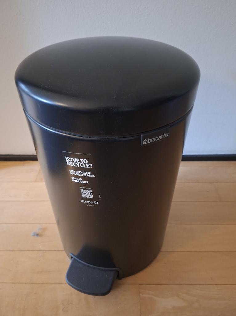 Zwarte Brabantia NewIcon pedaalemmer 12 liter, Ophalen, Gebruikt, Met pedaal, Metaal