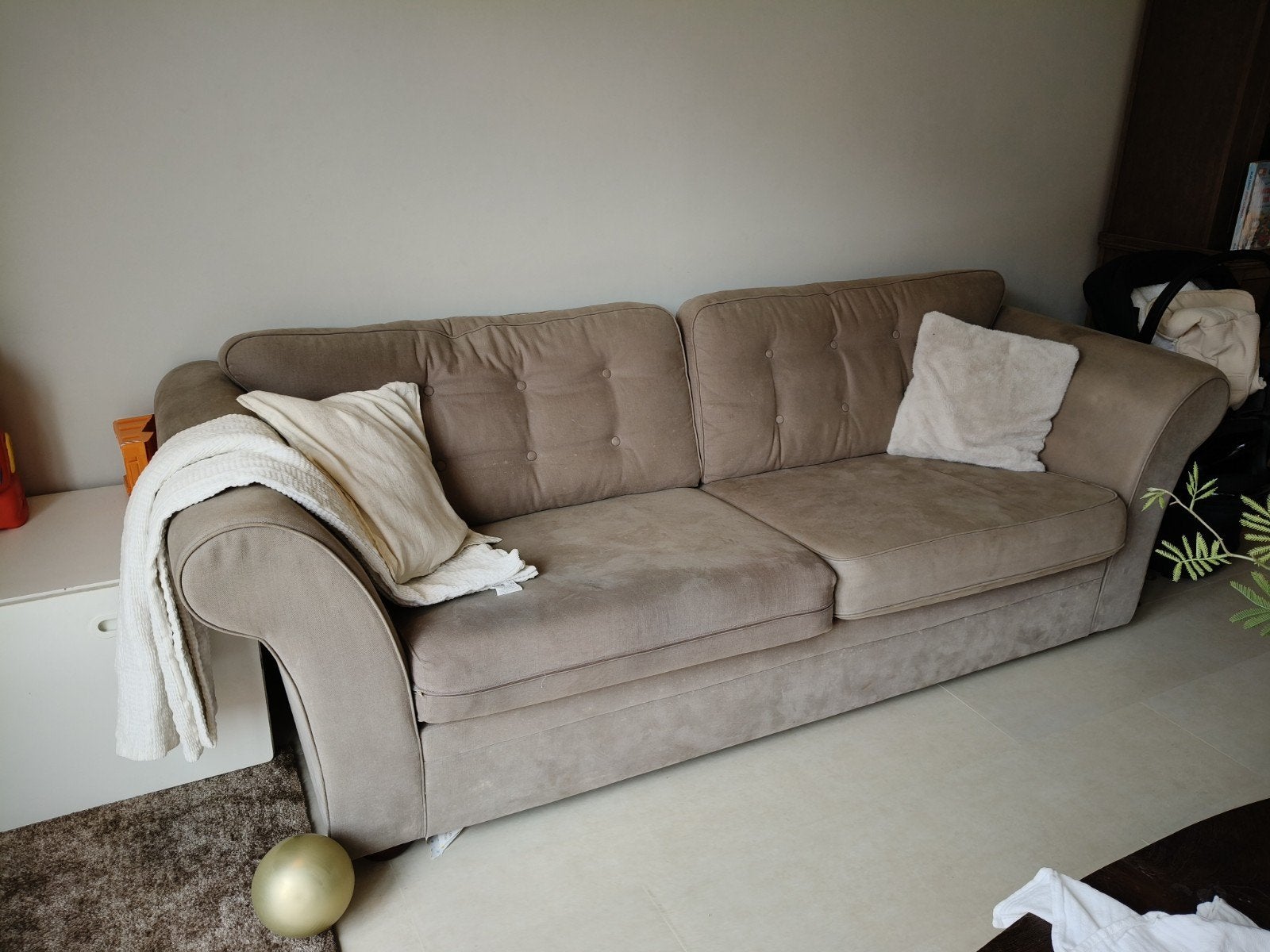 Comfortabele bank beige, Ophalen, Gebruikt, Klassiek, Comfortabel, Driepersoons