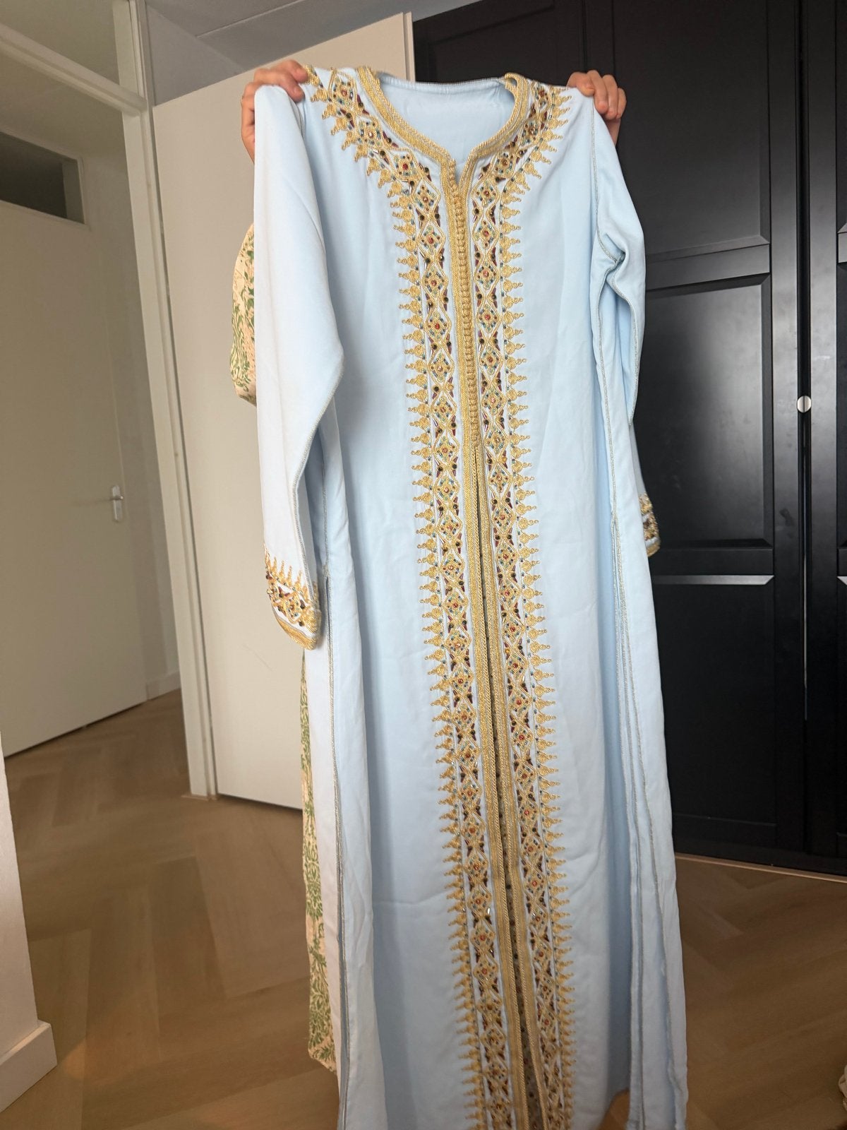 Lichtblauwe Kaftan met Gouden Borduurwerk takchita, Maat 38/40 (M), Blauw, Ophalen of Verzenden, Zo goed als nieuw