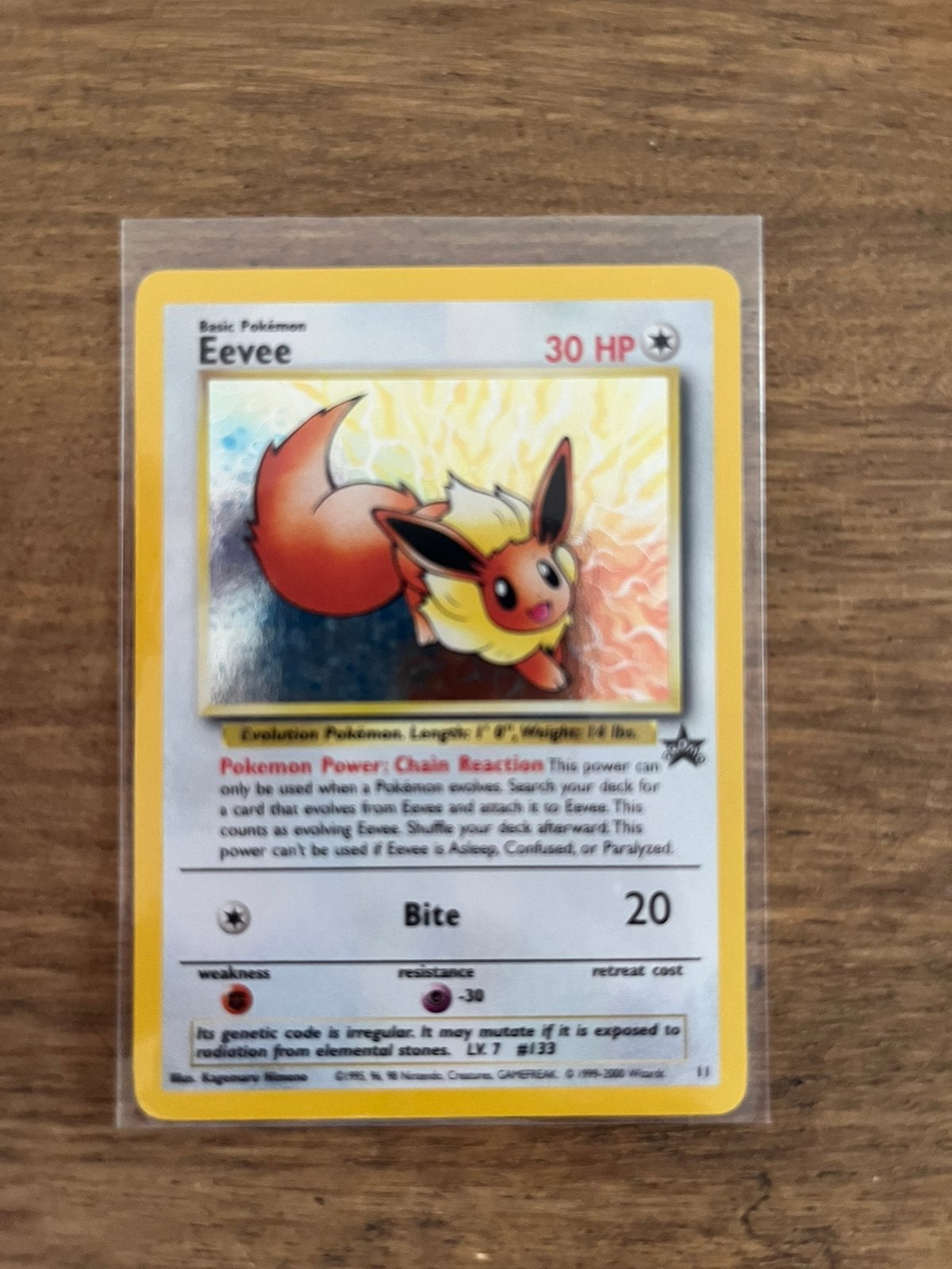 Pokemon - Eevee holo #11 Wizards Promo, Ophalen of Verzenden, Zo goed als nieuw, Losse kaart, Foil
