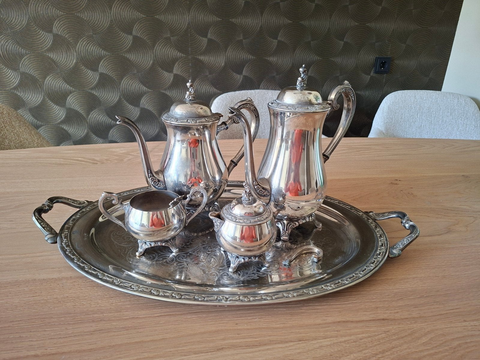 Onieda USA Verzilverde Koffie- en Theeset met Dienblad, Antiek en Kunst, Ophalen of Verzenden, Zilver