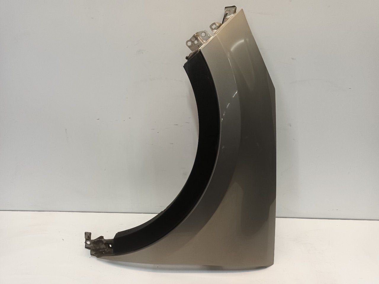 Spatbord links voor Kia Sportage, Onderdelen@venauto.nl, Van der Ven Autorecycling B.V., Ettenseweg 76, 4706 PB Roosendaal, The Netherlands