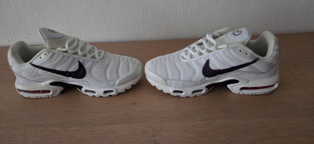 Nike Air Max Plus TN - Witte Sneakers, Kleding | Heren, Schoenen, Wit, Nike, Ophalen of Verzenden, Sneakers of Gympen