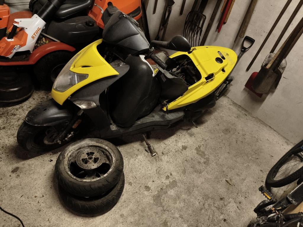 Kymco scooter gratis af te halen (voor onderdelen), Ophalen, Gebruikt, Overige modellen, Maximaal 45 km/u