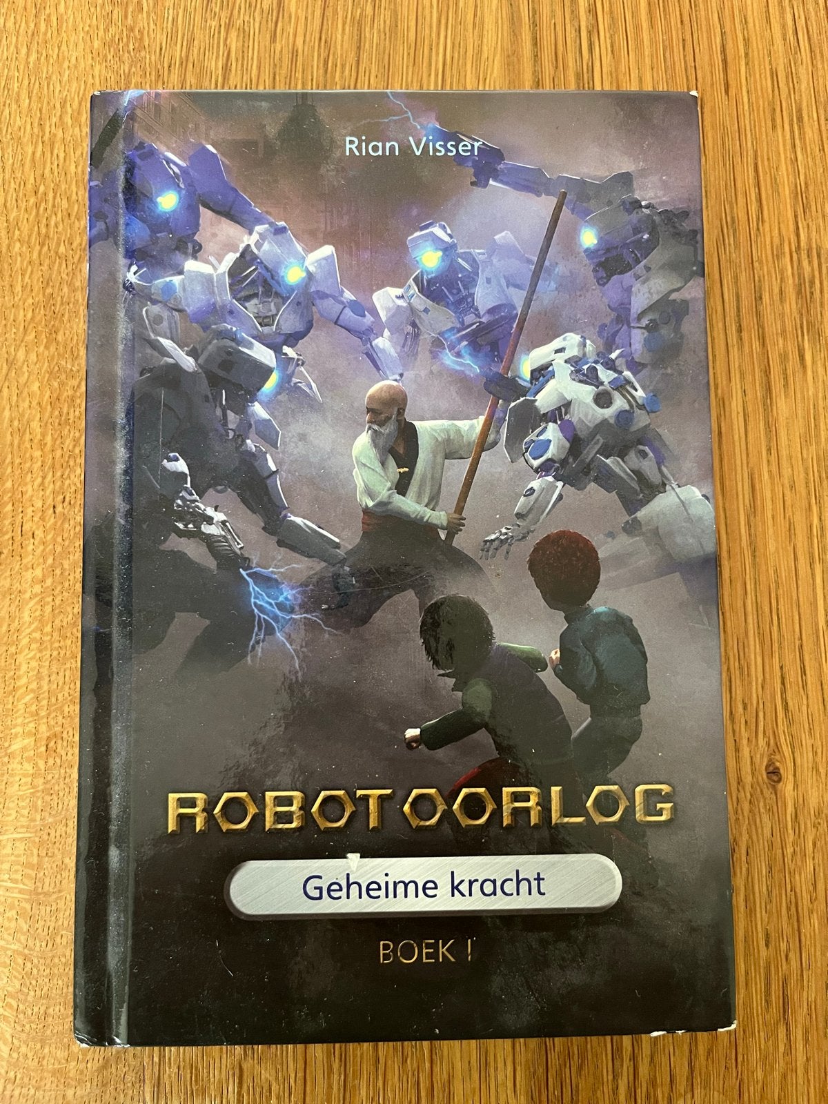 Robot Oorlog: Geheime Kracht - Boek 1 (Rian Visser), Ophalen of Verzenden, Zo goed als nieuw, Fictie