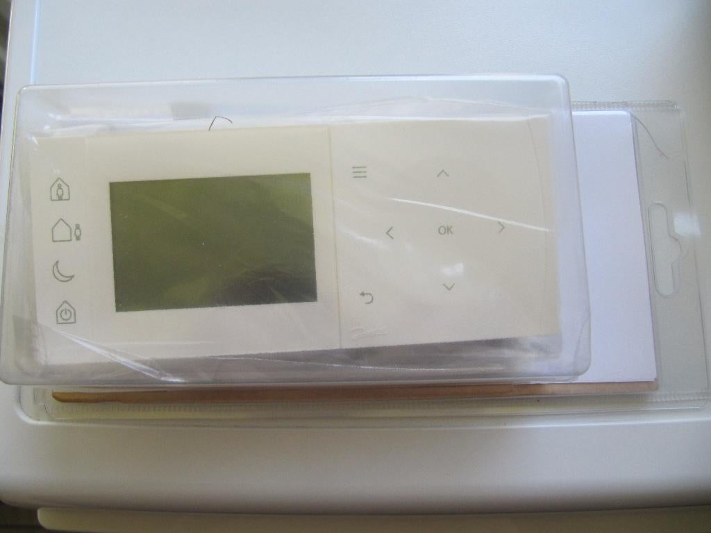 PROGAMEERBARE ELEKTRONISCHE KAMER THERMOSTAAT, Ophalen of Verzenden, Nieuw