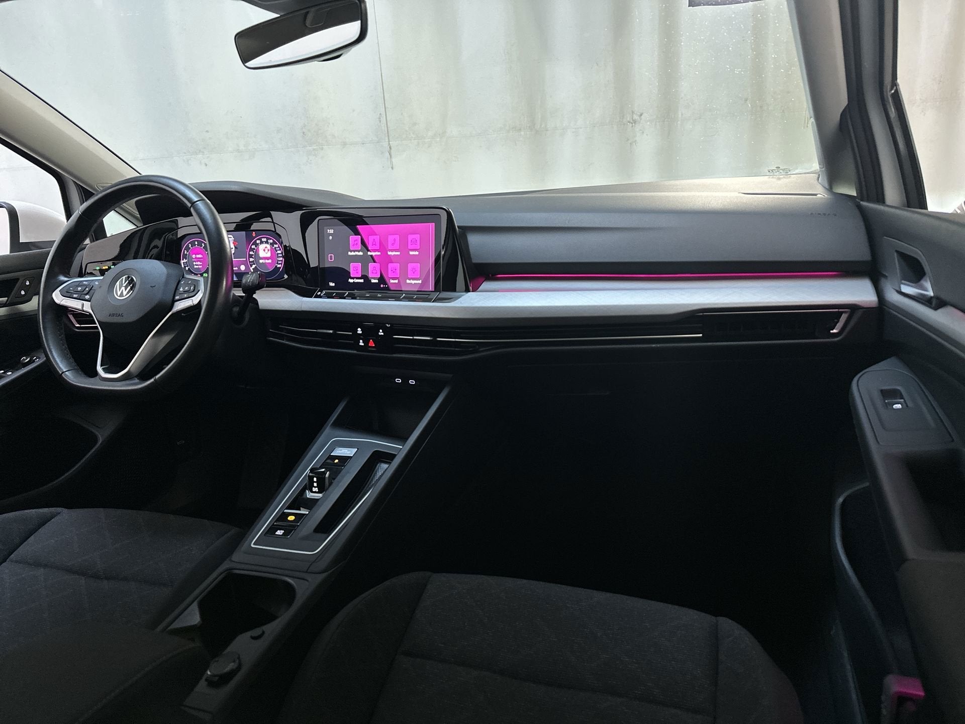 Volkswagen Golf 1.0 eTSI DSG Life Virtual Cockpit Sfeerverli, Stof, Gebruikt, Met garantie (alle), Bedrijf