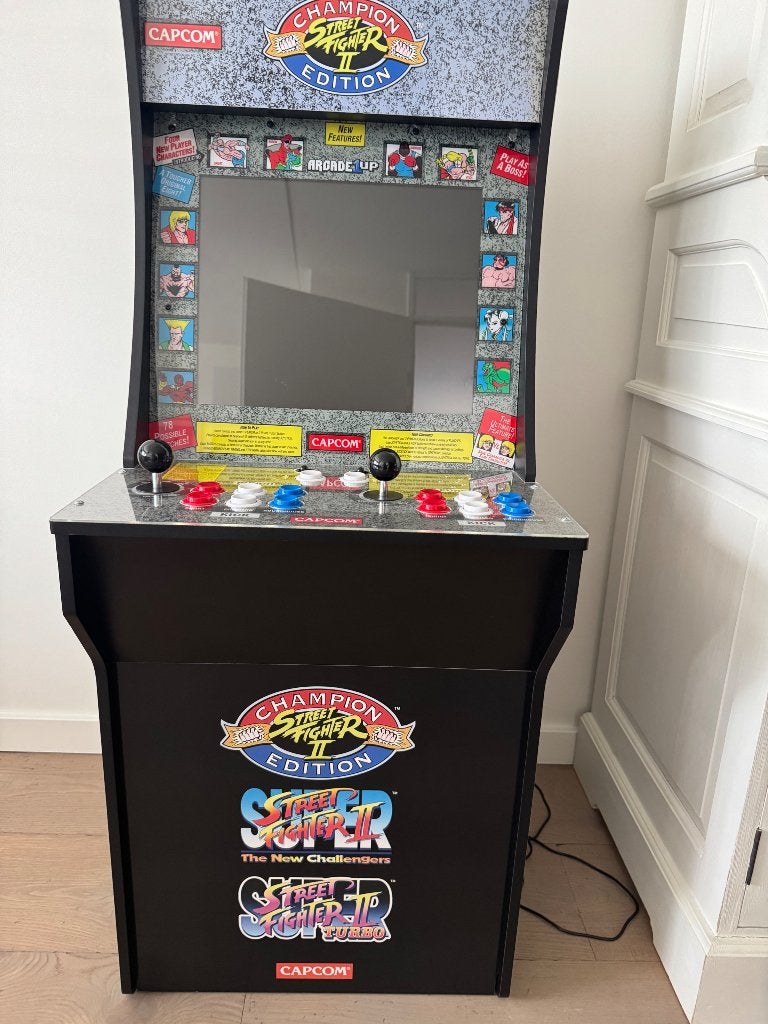 Arcade1Up Street Fighter Deluxe Arcade Machine, Spelcomputers en Games, Ophalen, Vechten, 2 spelers, Zo goed als nieuw