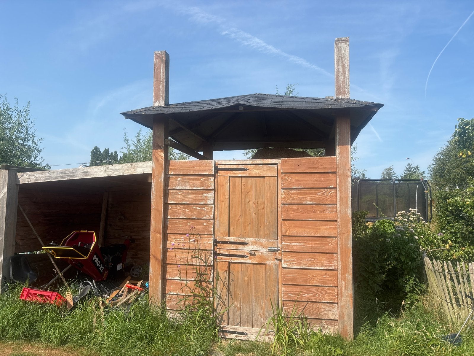 Houten tuinhuis met overkapping hooiberg, Ophalen, Tuinhuis, 250 tot 500 cm, Zonder ramen