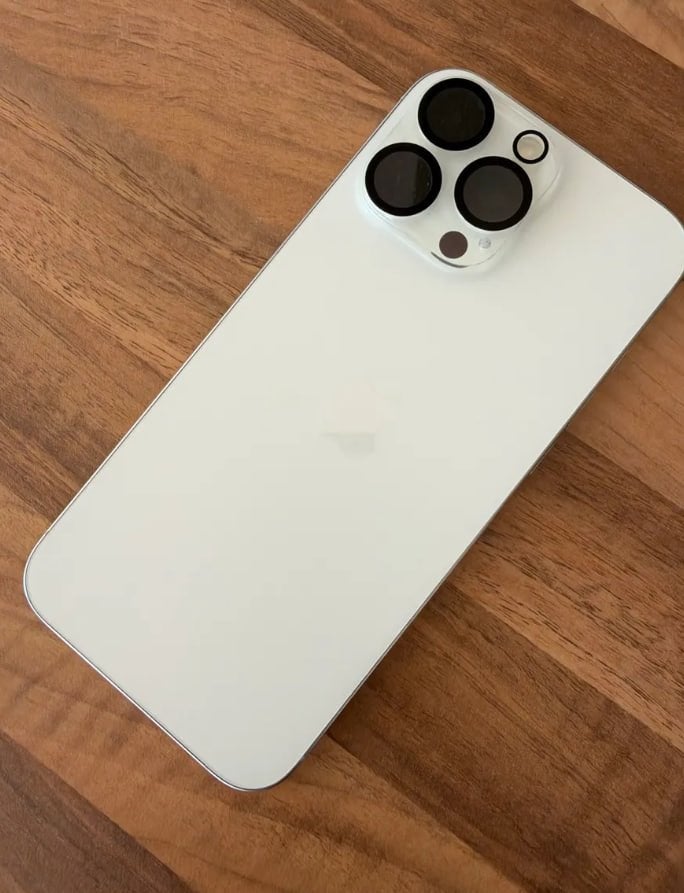 Foto 2 van iPhone 16 Pro Max 256 GB Titan Wit