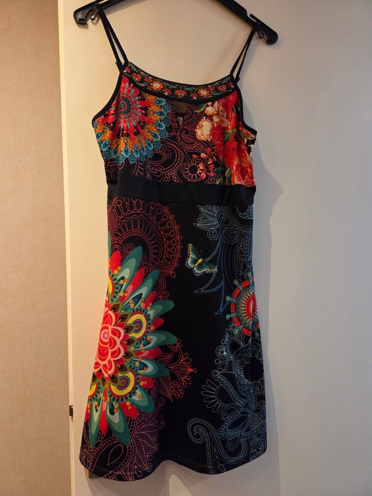 Mooi vrolijk kort jurkje maat 40/42, Kleding | Dames, Gelegenheidskleding, Maat 38/40 (M), Overige typen, Meerkleurig, Ophalen of Verzenden