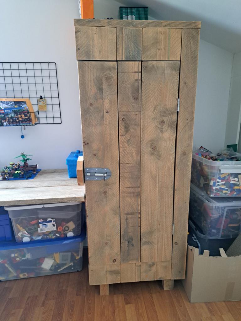 Steigerhouten kinderkamer met robuuste uitstraling, Kinderen en Baby's, Kinderkamer | Commodes en Kasten, Ophalen, 50 tot 70 cm