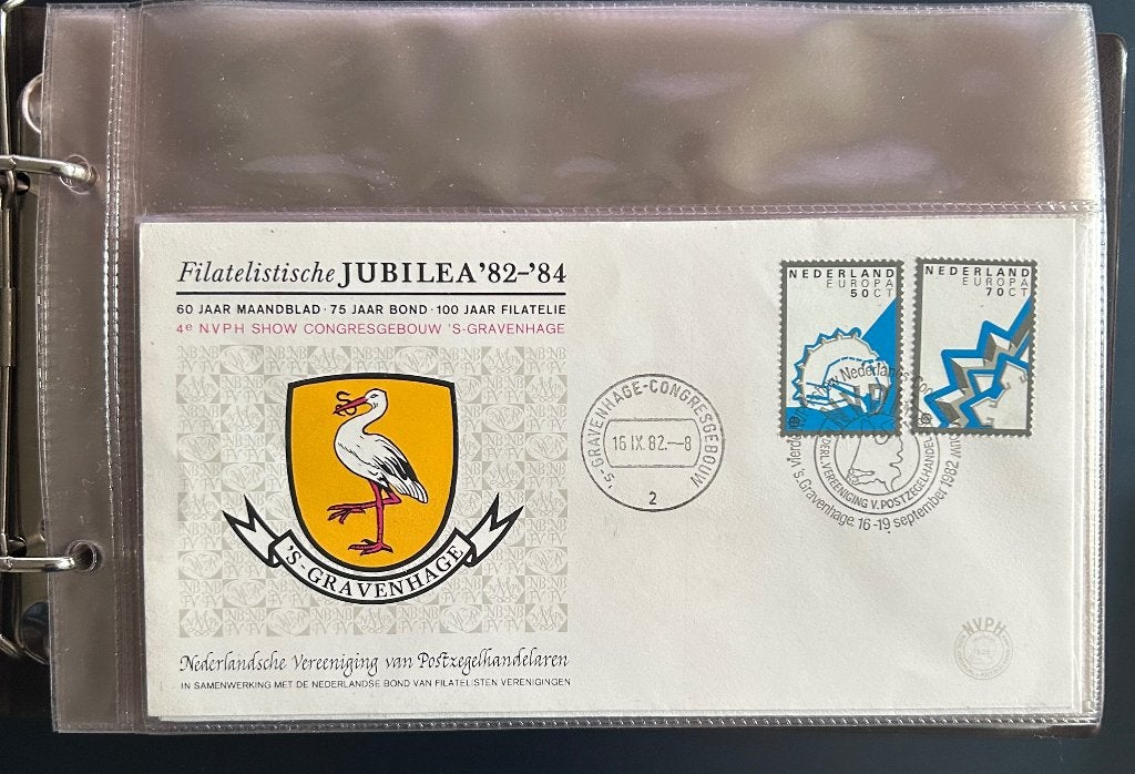 Compleet Album Filatelistische Jubilea '82-'84 | 45st Blanco, Ophalen of Verzenden, Envelop