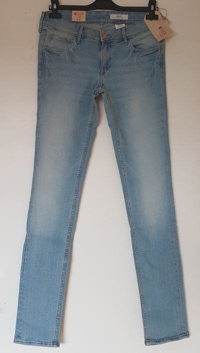 H&M dames jeans Low waist, Slim leg, maat 30/34 *NIEUW*, Kleding | Dames, Spijkerbroeken en Jeans, H&M, Blauw, Nieuw, Ophalen of Verzenden