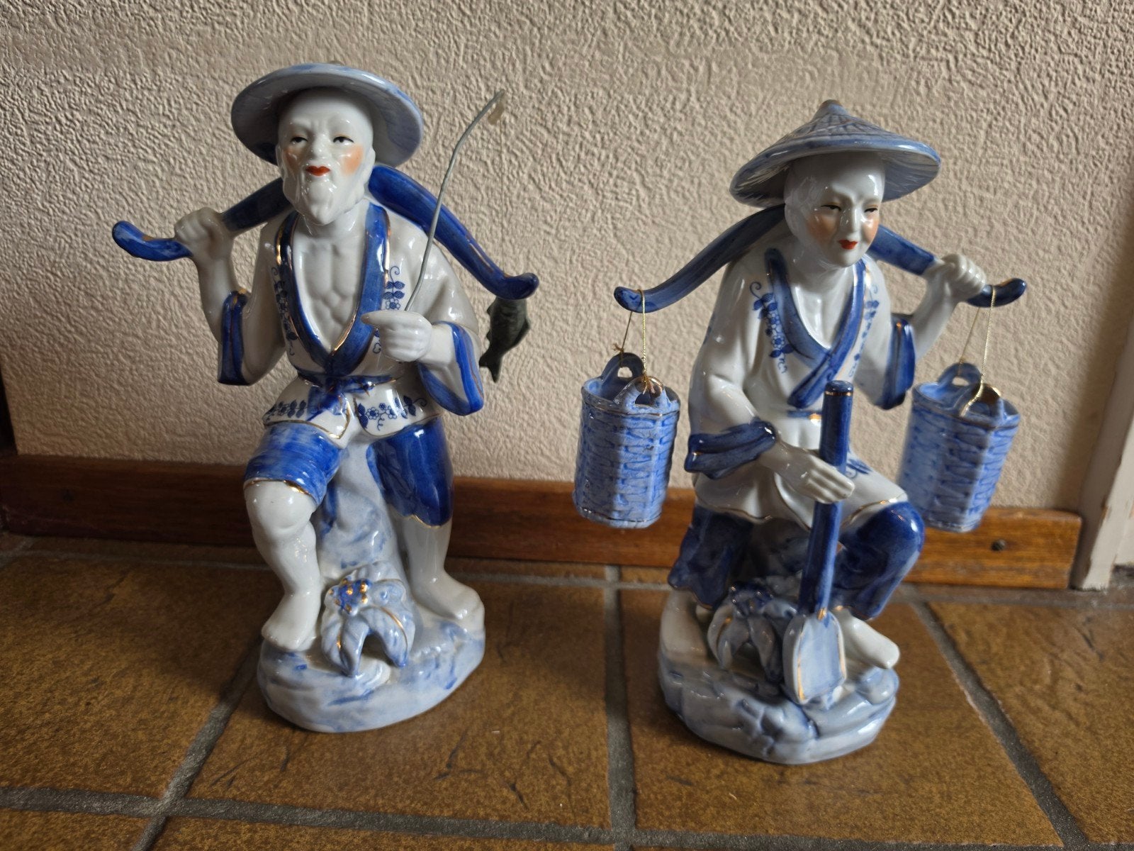 Set van 2 porseleinen Chinese vissersbeelden, Ophalen