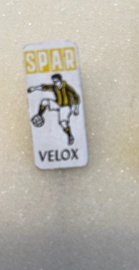 Velox voetbal speldje, Verzamelen, Ophalen of Verzenden, Zo goed als nieuw, Overige onderwerpen