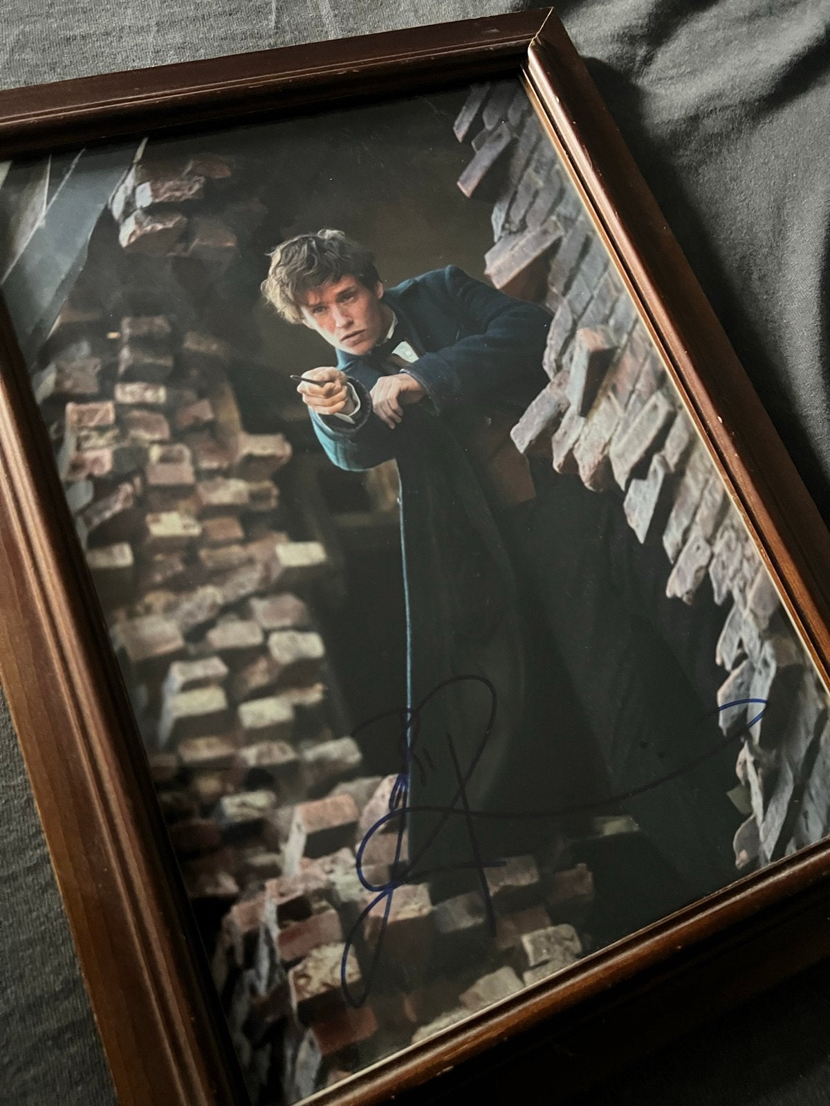 Gesigneerde foto Eddie Redmayne, Verzamelen, Ophalen of Verzenden, Gebruikt, Foto of Kaart, Gesigneerd