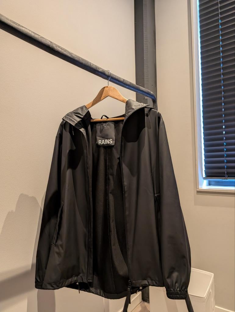 black raincoat | Rains, Ophalen of Verzenden, Pet, 57 cm (M, 7⅛ inch) of minder, Gedragen