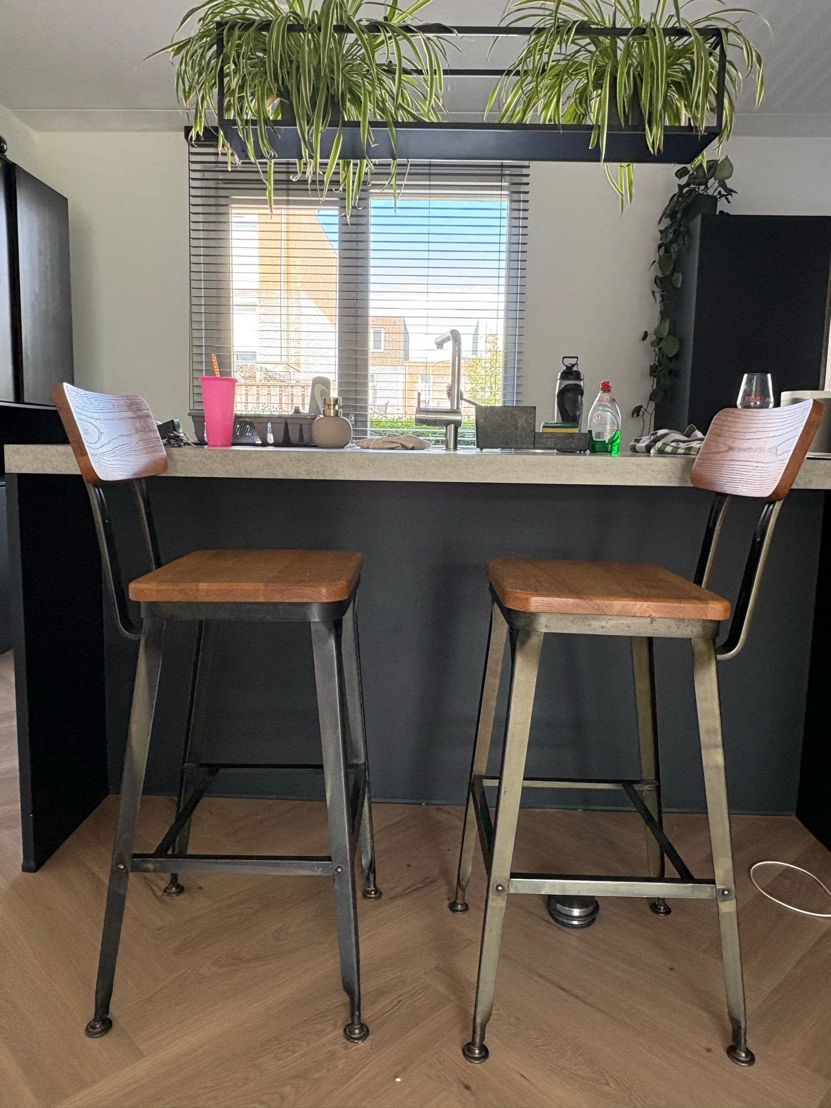 Set van 2 industriële barstoelen met houten zitting, Ophalen, Gebruikt, Met voetsteun, 60 tot 90 cm