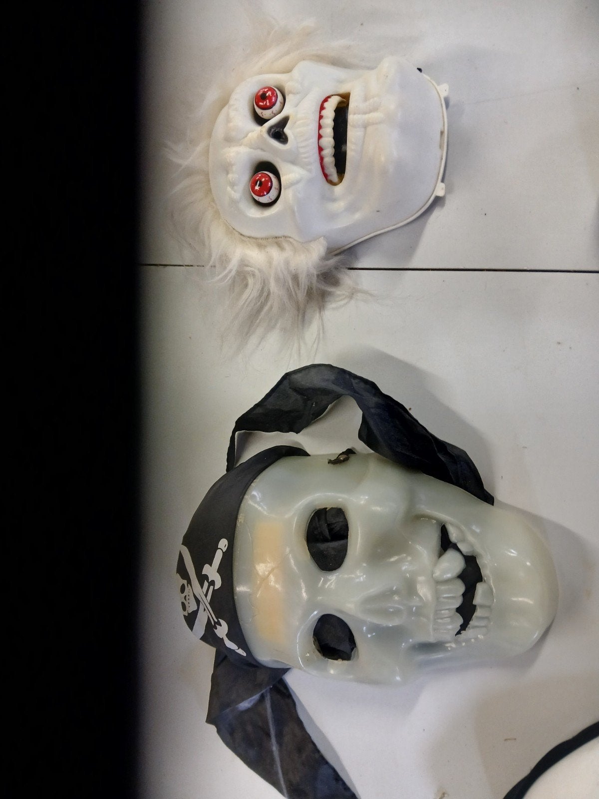 Halloween Decoratie Set: Maskers, Spook en Skelet, Ophalen of Verzenden, Gebruikt, Feestartikel, Halloween of Griezel