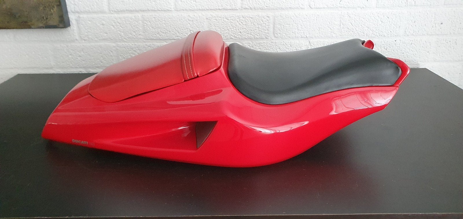 Ducati 748/916/996/998 Biposto Seat Cover Rood, Ophalen