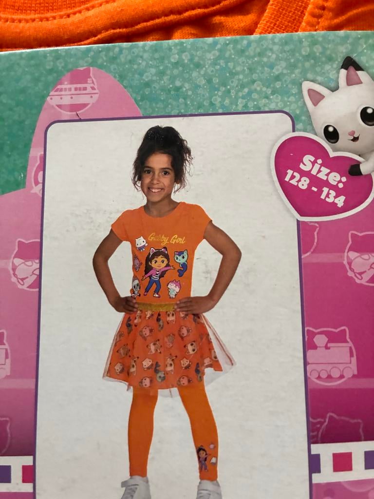 Nieuw oranje t-shirt van Gabbys Dollhouse 128/134 koningsdag, Ophalen of Verzenden, Nieuw, Meisje, Setje