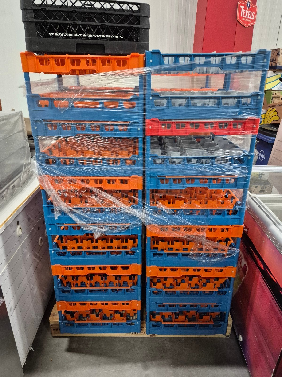50x Glazen kratten voor champagne glazen - Fries Rack System, Ophalen, Gebruikt, Krat, Minder dan 35 cm