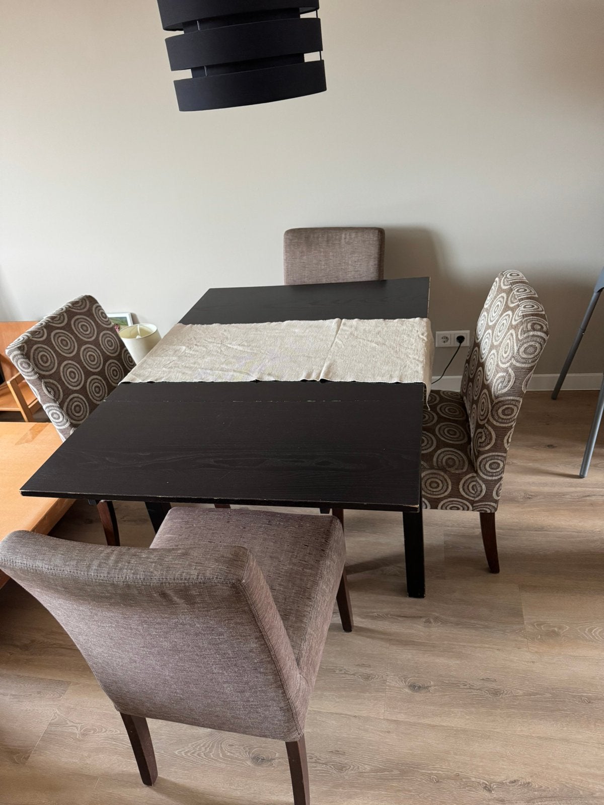 Eetafel + eet tafel stoelen, Huis en Inrichting, Ophalen, Zo goed als nieuw, 4 tot 6 stoelen
