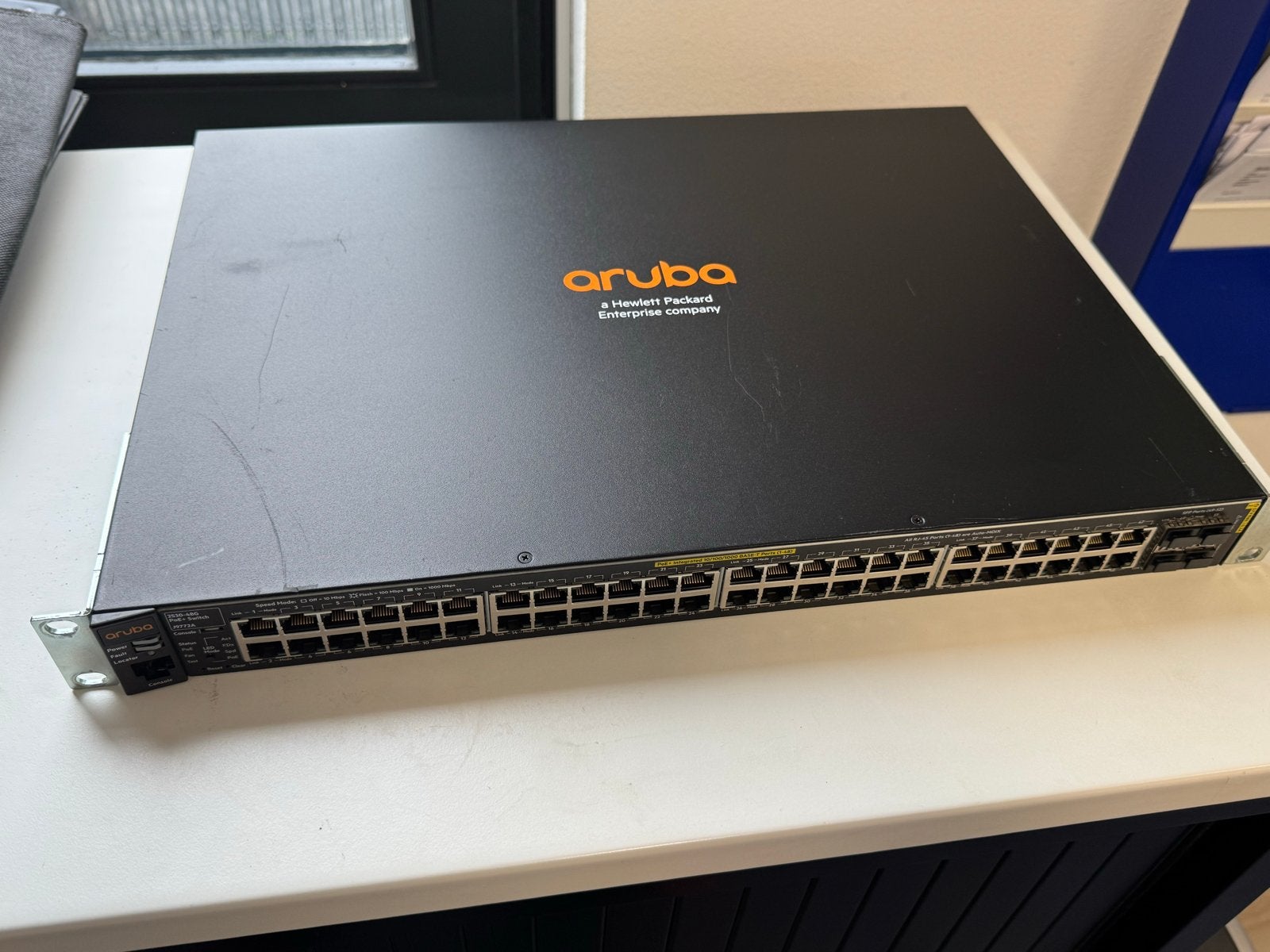 Aruba 2530-48G PoE+ Switch (J9772A), Computers en Software, Ophalen of Verzenden, Zo goed als nieuw