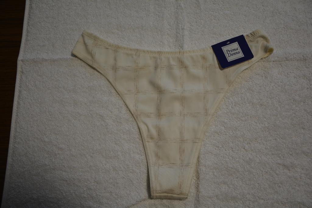 Nieuwe PRIMA DONNA., Ophalen of Verzenden, Beige, String
