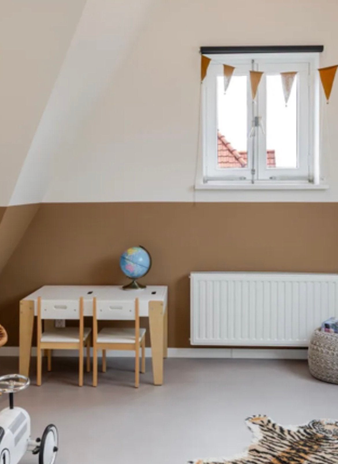 KINDERTAFEL EN 2 STOELTJES BEBOONZ STORAGE, Ophalen, Gebruikt, Tafel(s) en Stoel(en)