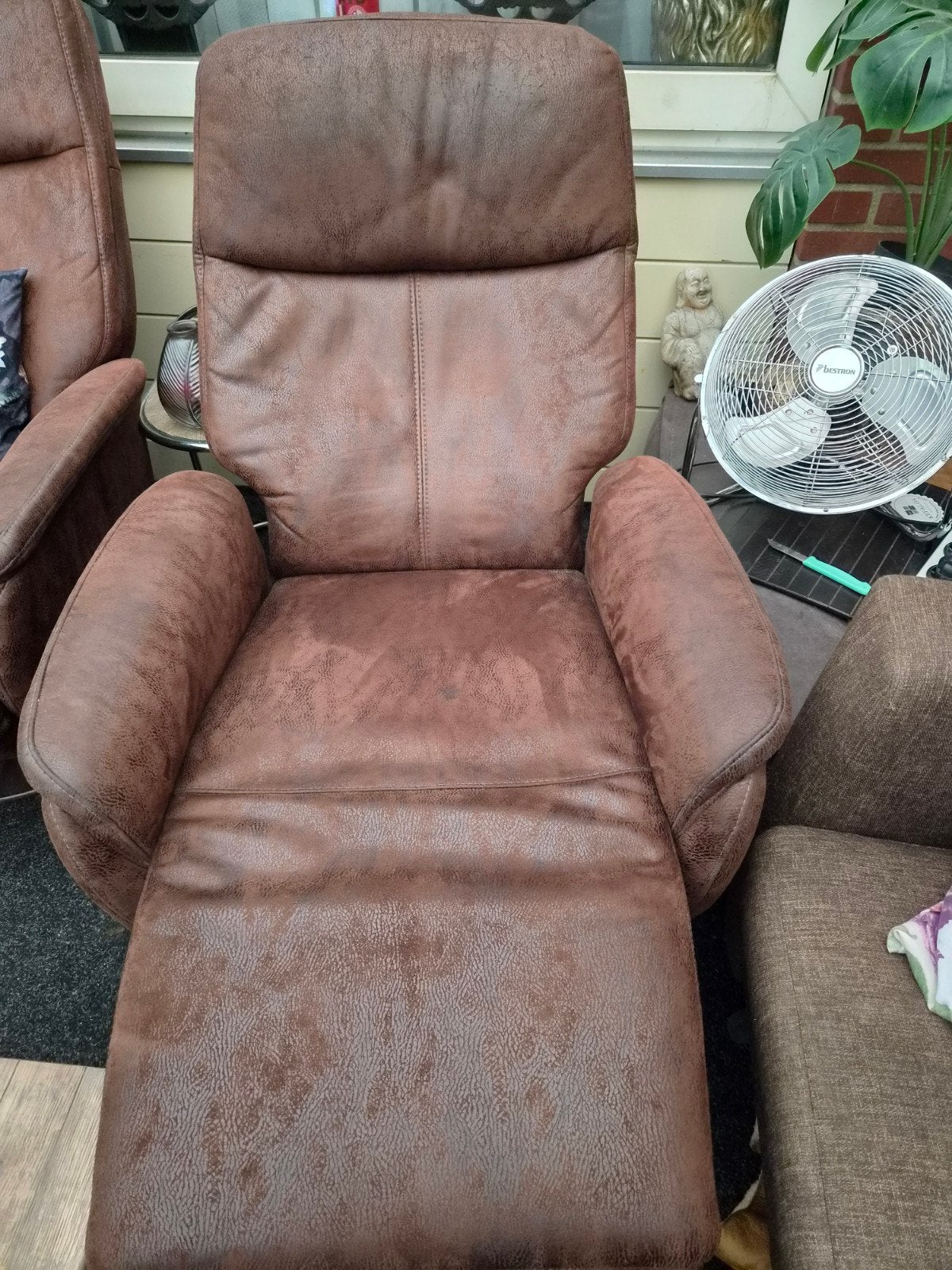 2x Bruine Relaxfauteuils - Comfortabel en Verstelbaar, Modern, Comfortabel, Gebruikt, 75 tot 100 cm, Ophalen of Verzenden