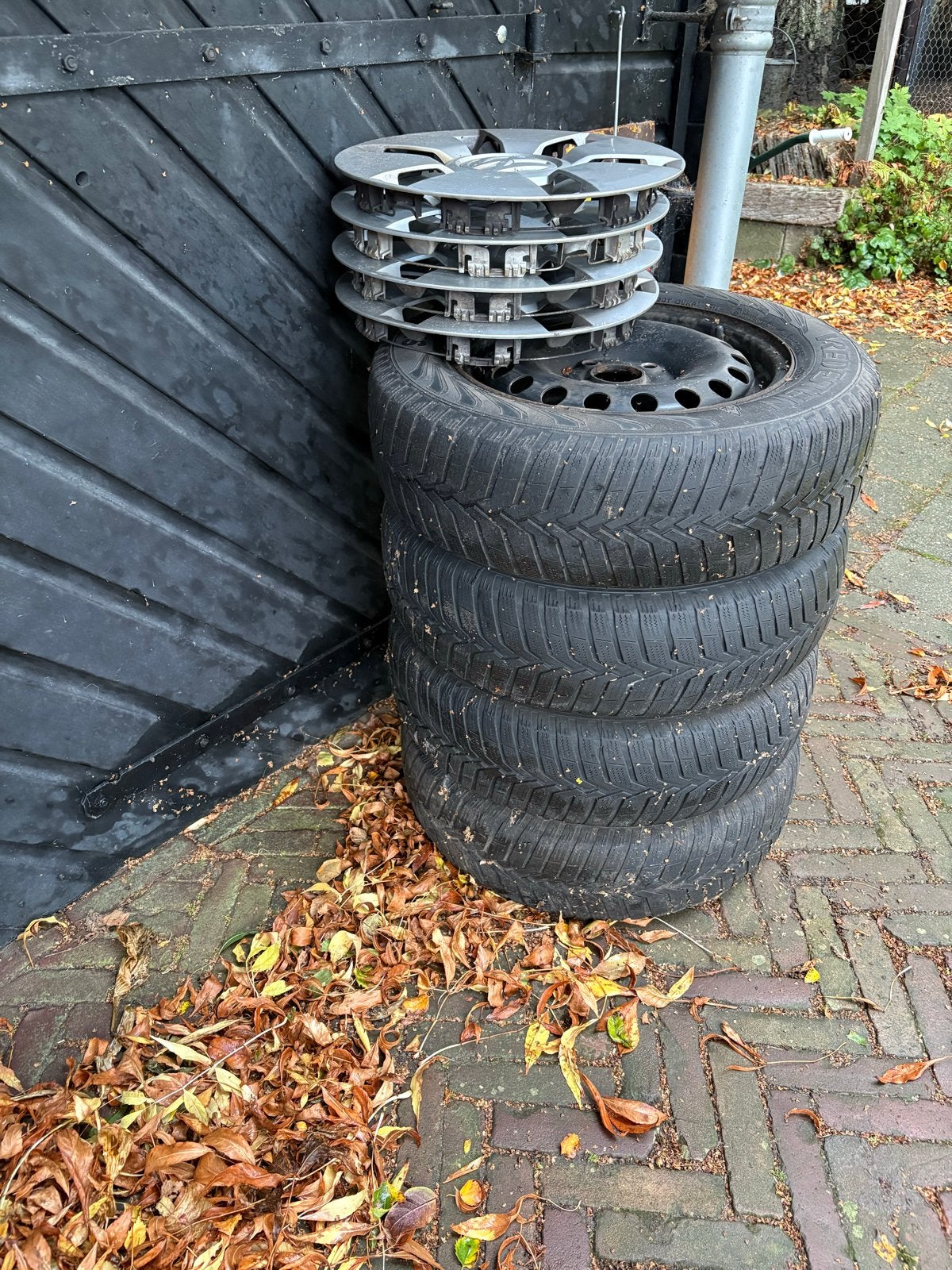 Vredestein Snowtrac 3 winterbanden 14” met wieldoppen, Auto diversen, Ophalen, Gebruikt
