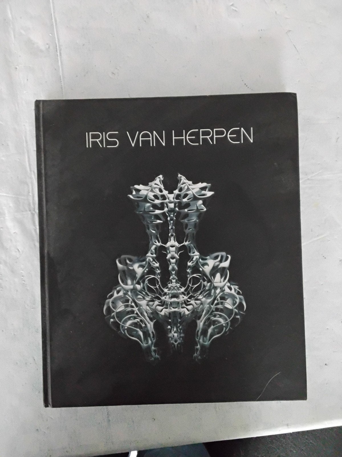Mark Wilson - Iris van Herpen, Boeken, Mode, Ophalen of Verzenden, Zo goed als nieuw, Mark Wilson; Jean Paul Cauvin; Sue-An van der Zijpp