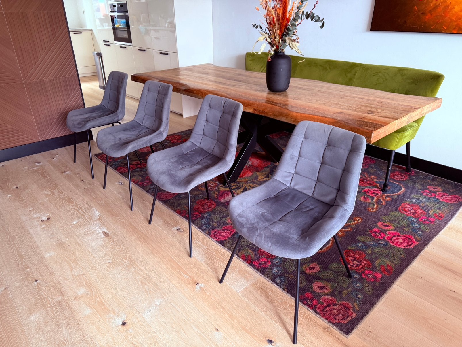 4 grijze velvet eetkamerstoelen, Ophalen, Zo goed als nieuw, Vijf, Zes of meer stoelen, Stof