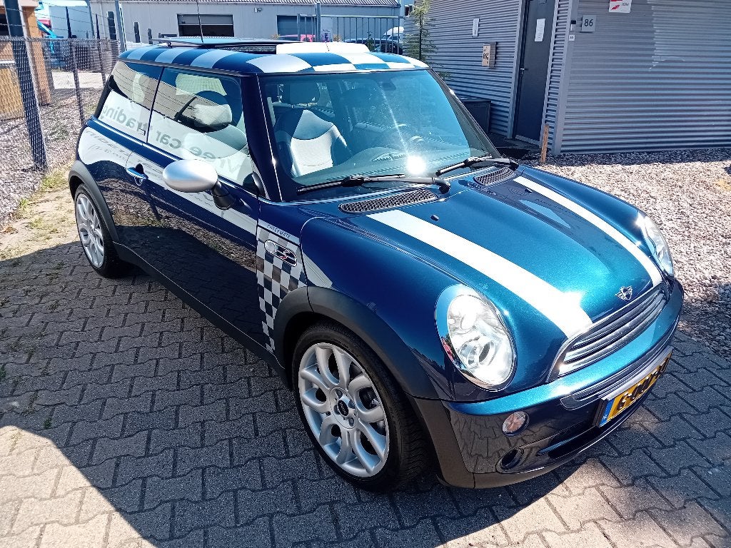 Mini Cooper Checkmate bouwjaar 2006, NIEUWE APK, PANO 154DKM, Auto's, Mini, Voorwielaandrijving, 4 cilinders, Leder en Stof, 49 €/maand