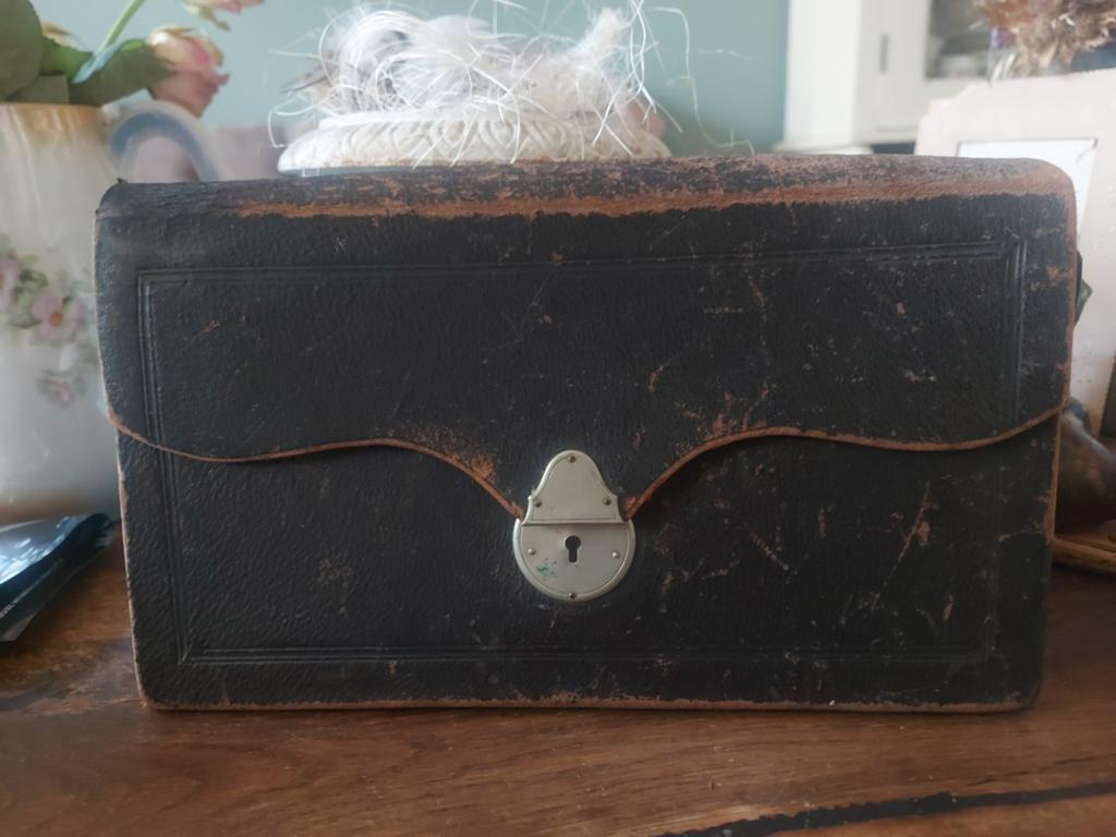 Mooie hele oude sleetse Vintage akte/geld/notaris vakken tas, Ophalen of Verzenden