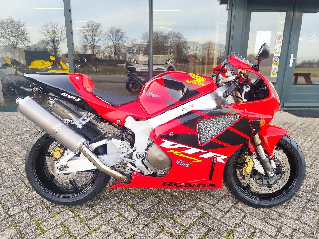 Honda VTR 1000 SP1, Incl: beurt, nieuwe banden en koppeling, Motoren, 2 cilinders, Sportuitlaat, Occasion, Motorrijbewijs A
