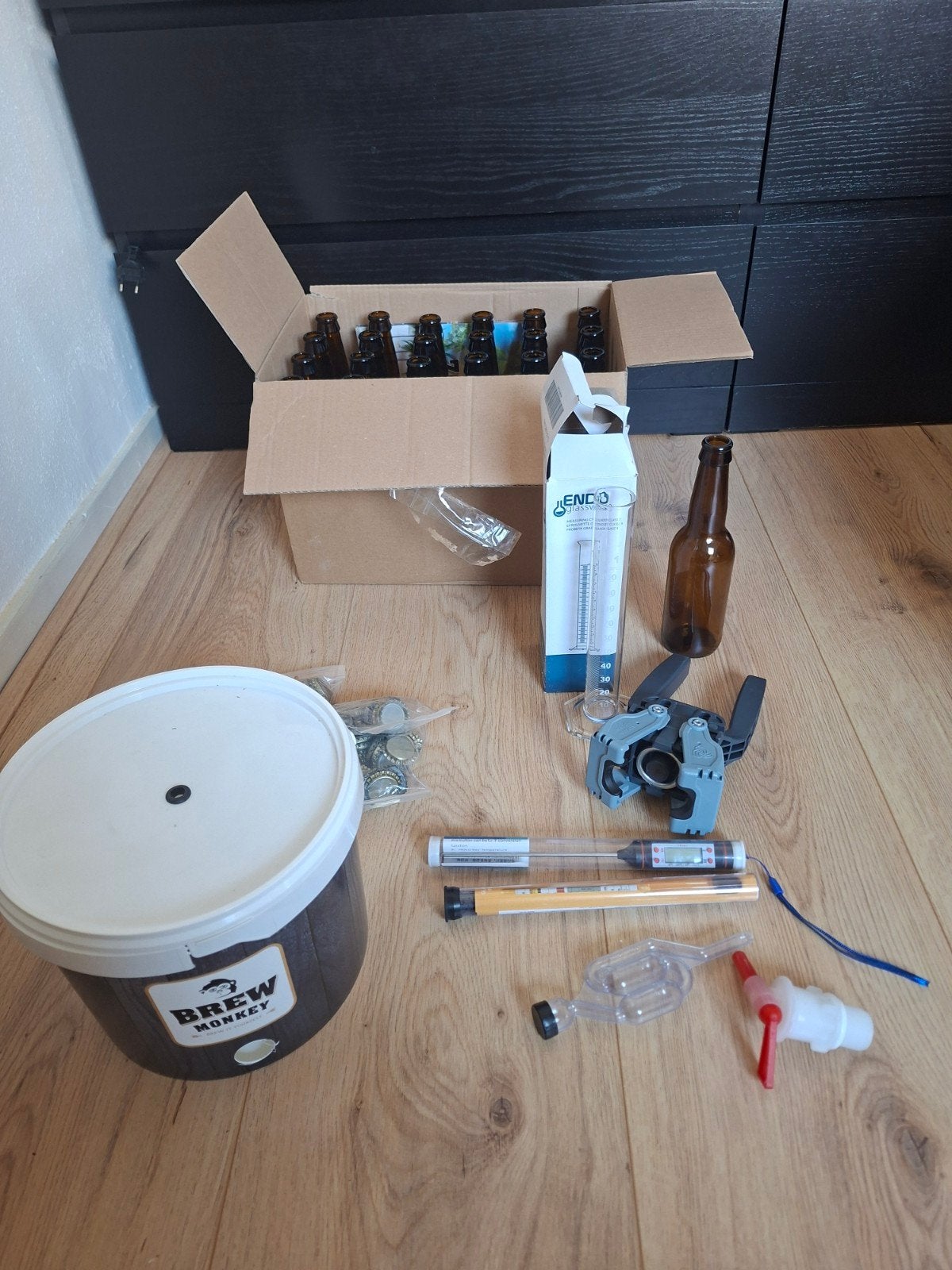 Brouwkit met flessen, thermometer en meer, Ophalen, Zo goed als nieuw