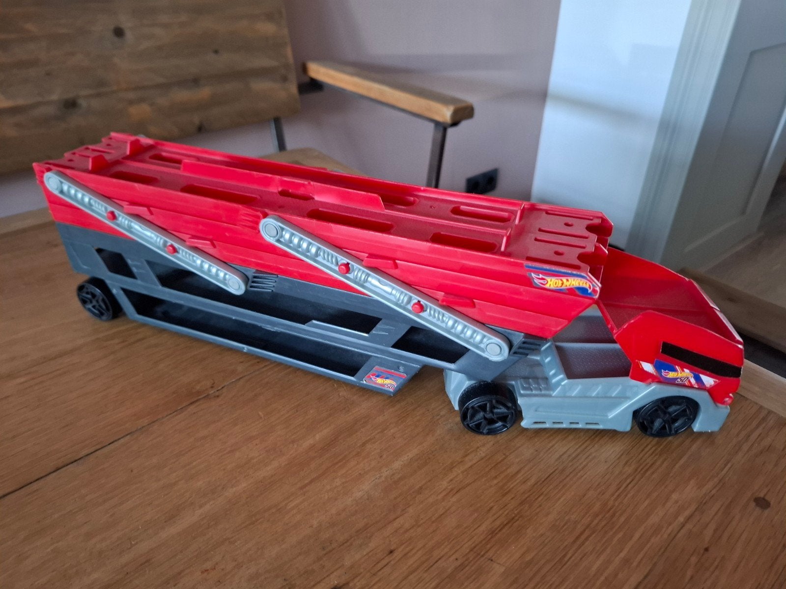 Hot Wheels Mega Hauler vrachtwagen met 6 niveaus, Ophalen of Verzenden, Gebruikt