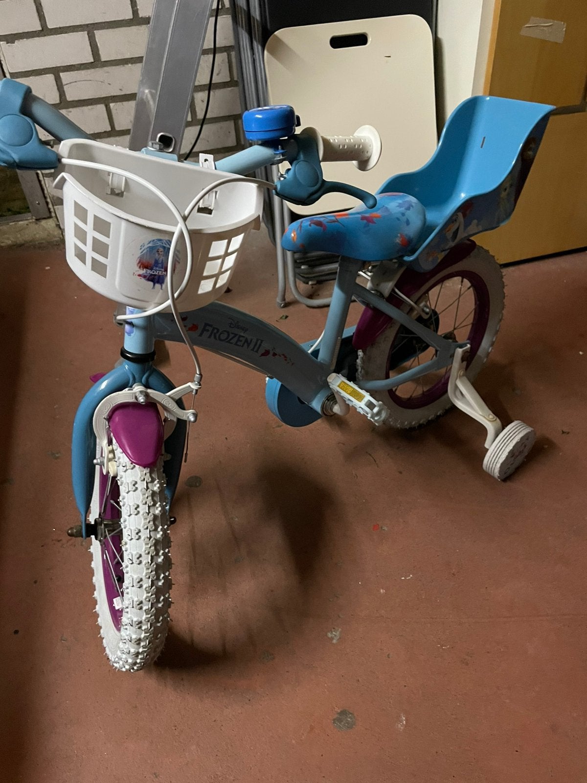 Frozen fiets 14 inch, Fietsen en Brommers, Ophalen, Zo goed als nieuw, Minder dan 16 inch, Zijwieltjes