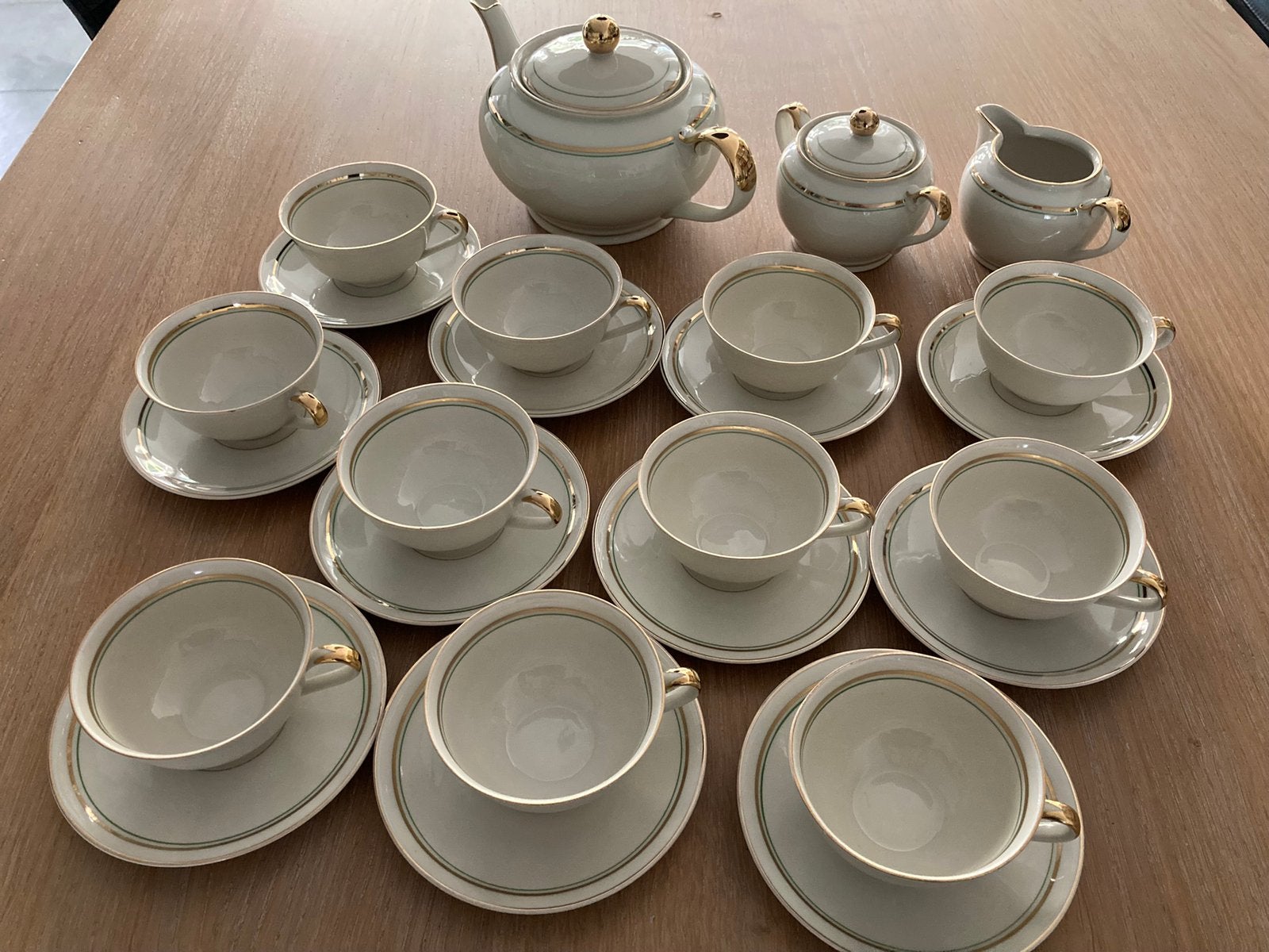 Theeservies, Ophalen