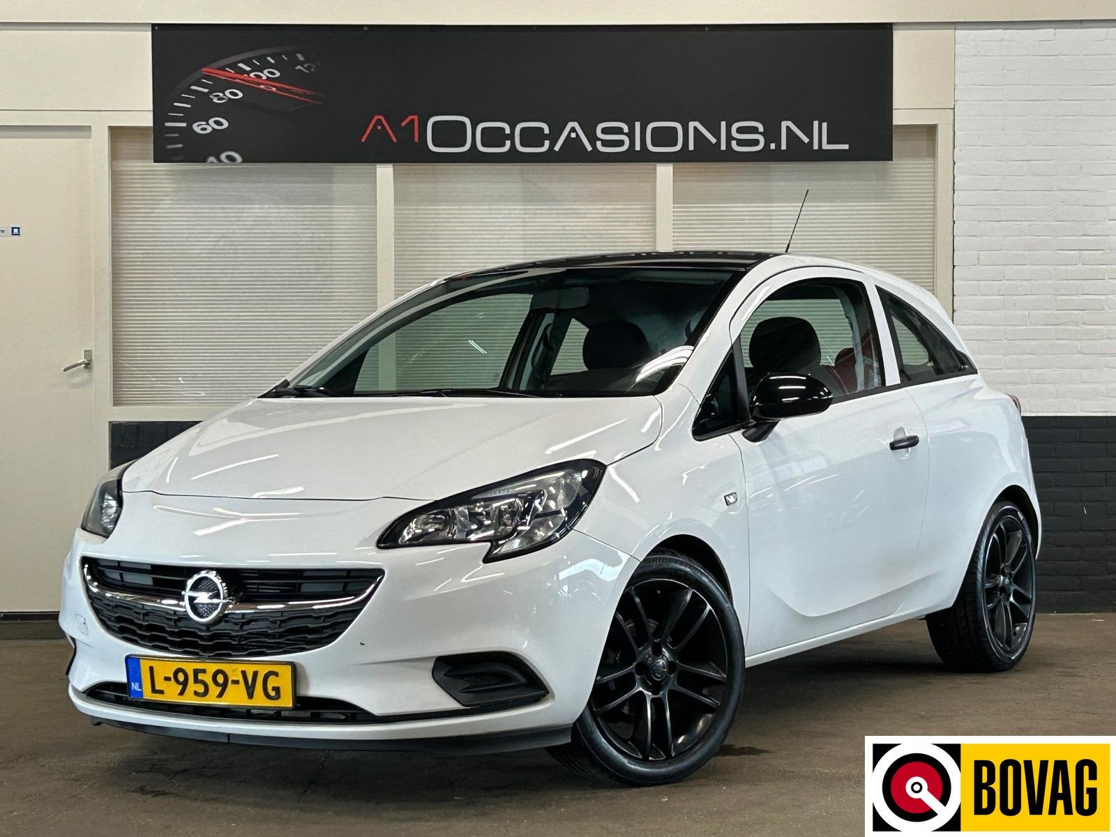 Opel Corsa 1.4 Cosmo (bj 2015), Voorwielaandrijving, Stof, Stoelverwarming, Wit