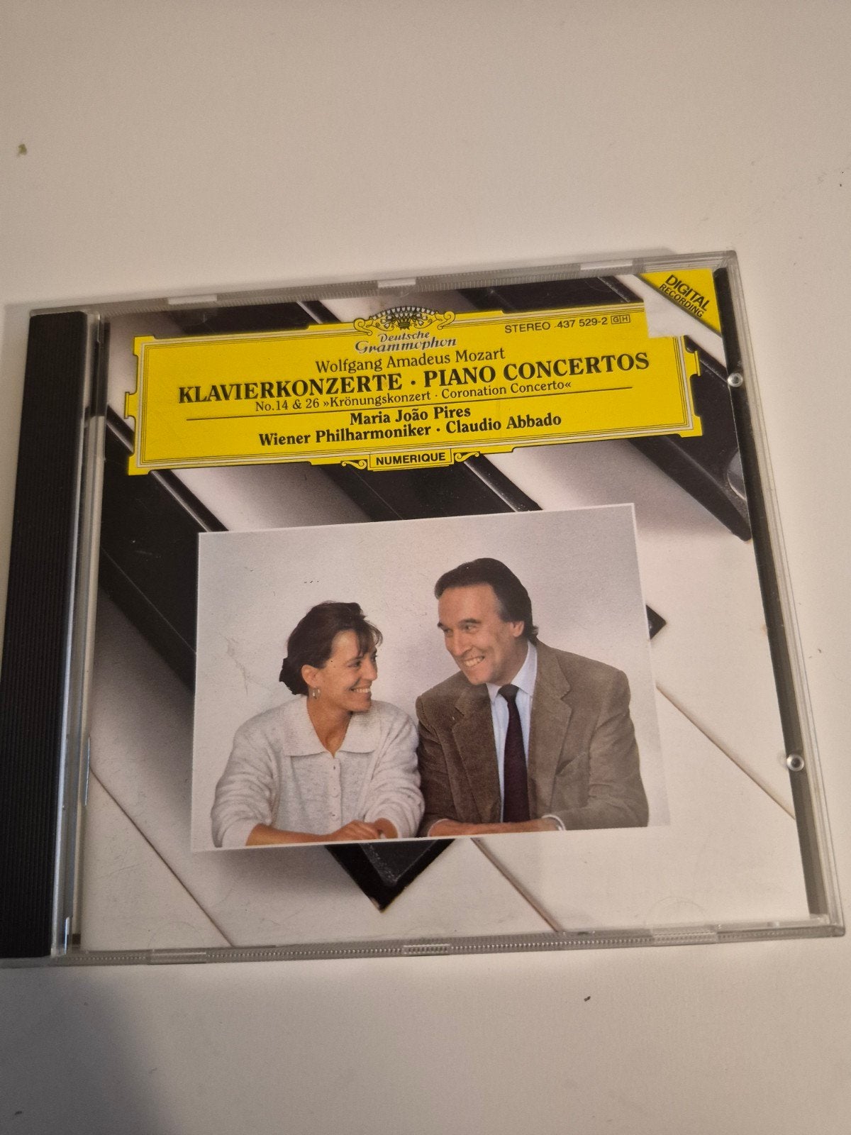 Mozart: Pianoconcerten 14 & 26 - Maria João Pires, Abbado, Cd's en Dvd's, Mozart, Soloconcert, Ophalen of Verzenden, Zo goed als nieuw