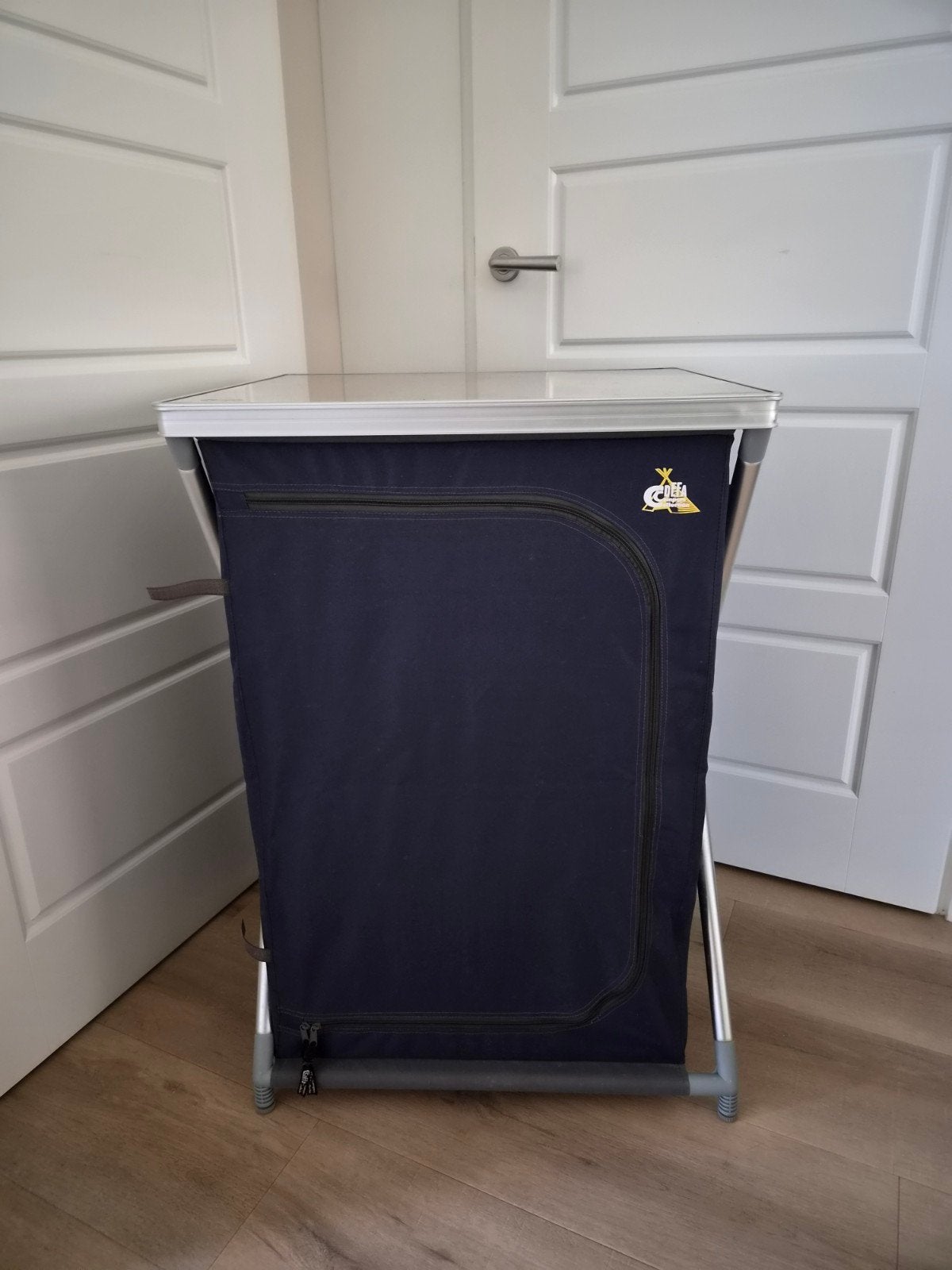DEFA campingkast met 3 planken - 55x61.5x91 cm, Ophalen