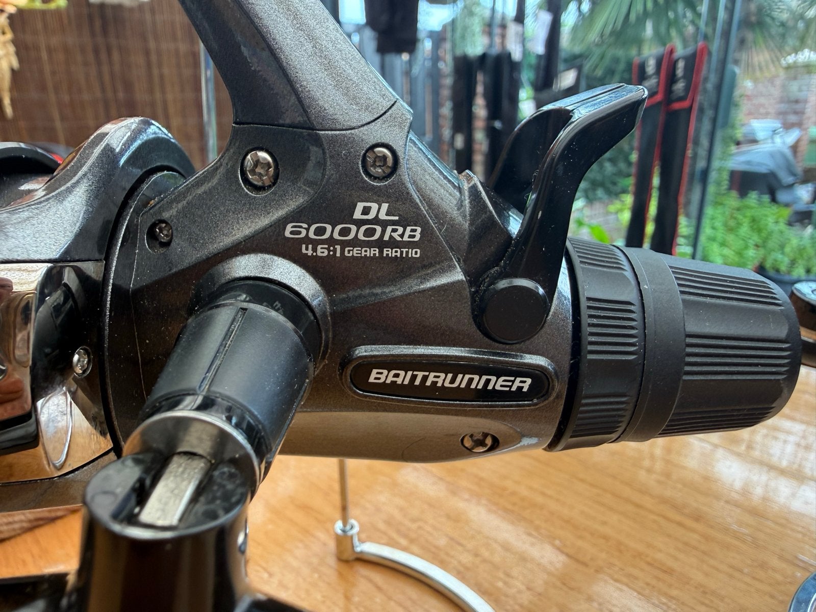 *** Shimano Baitrunner DL 6000 RB Vismolen (2 stuks) ***, Ophalen of Verzenden, Zo goed als nieuw, Molen