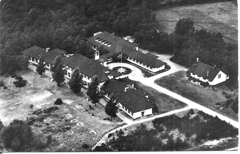 Oude Ansichtkaart Kinderhuis St. Antonius Bakkum N.H., Verzamelen, Ophalen of Verzenden, 1960 tot 1980, Gelopen, Noord-Holland