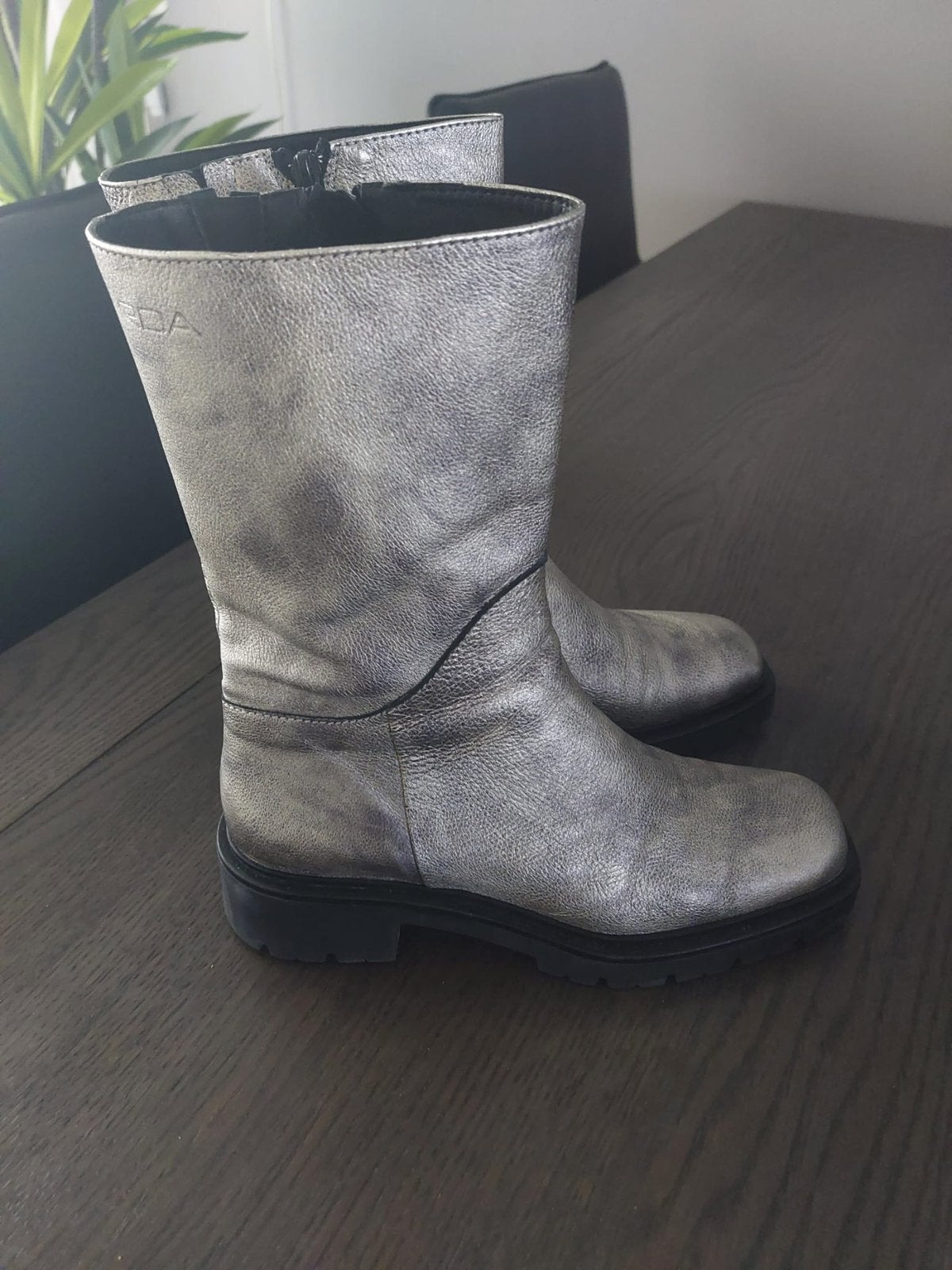 Leren laars, Kleding | Dames, Schoenen, Ophalen of Verzenden, Zo goed als nieuw