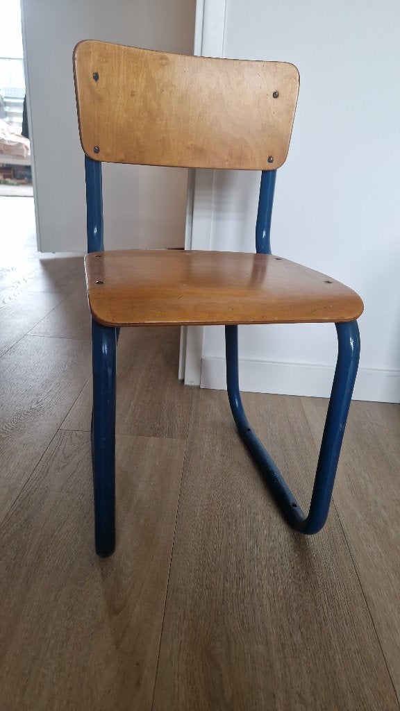 Schoolstoeltje met blauw onderstel, Kinderen en Baby's, Ophalen, Gebruikt, Stoel(en)