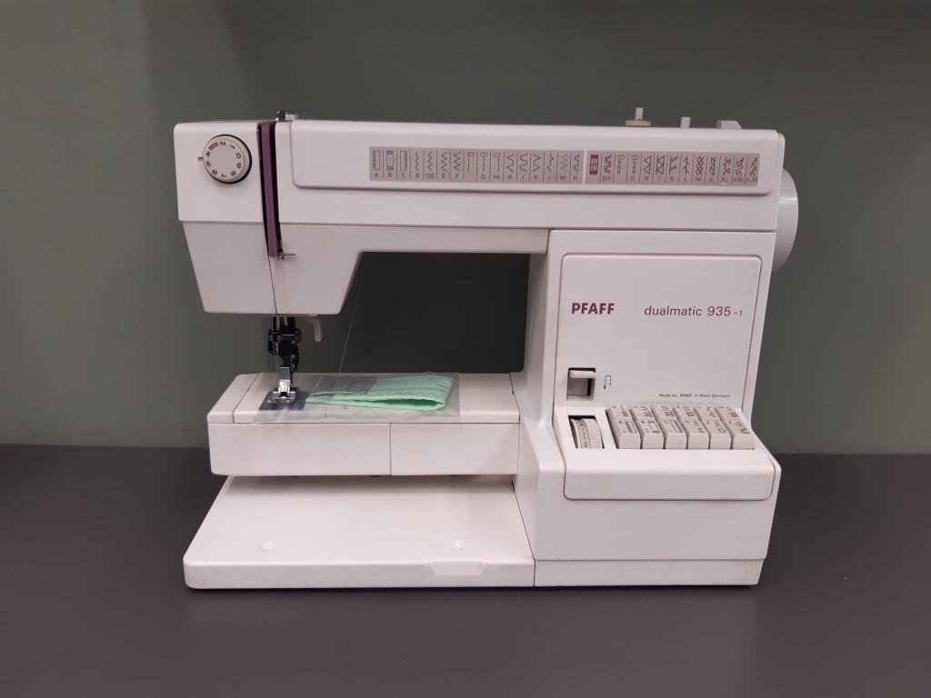 Pfaff dualmatic 935-1, Hobby en Vrije tijd, Naaimachines en Toebehoren, Ophalen of Verzenden, Gebruikt, Naaimachine, Pfaff